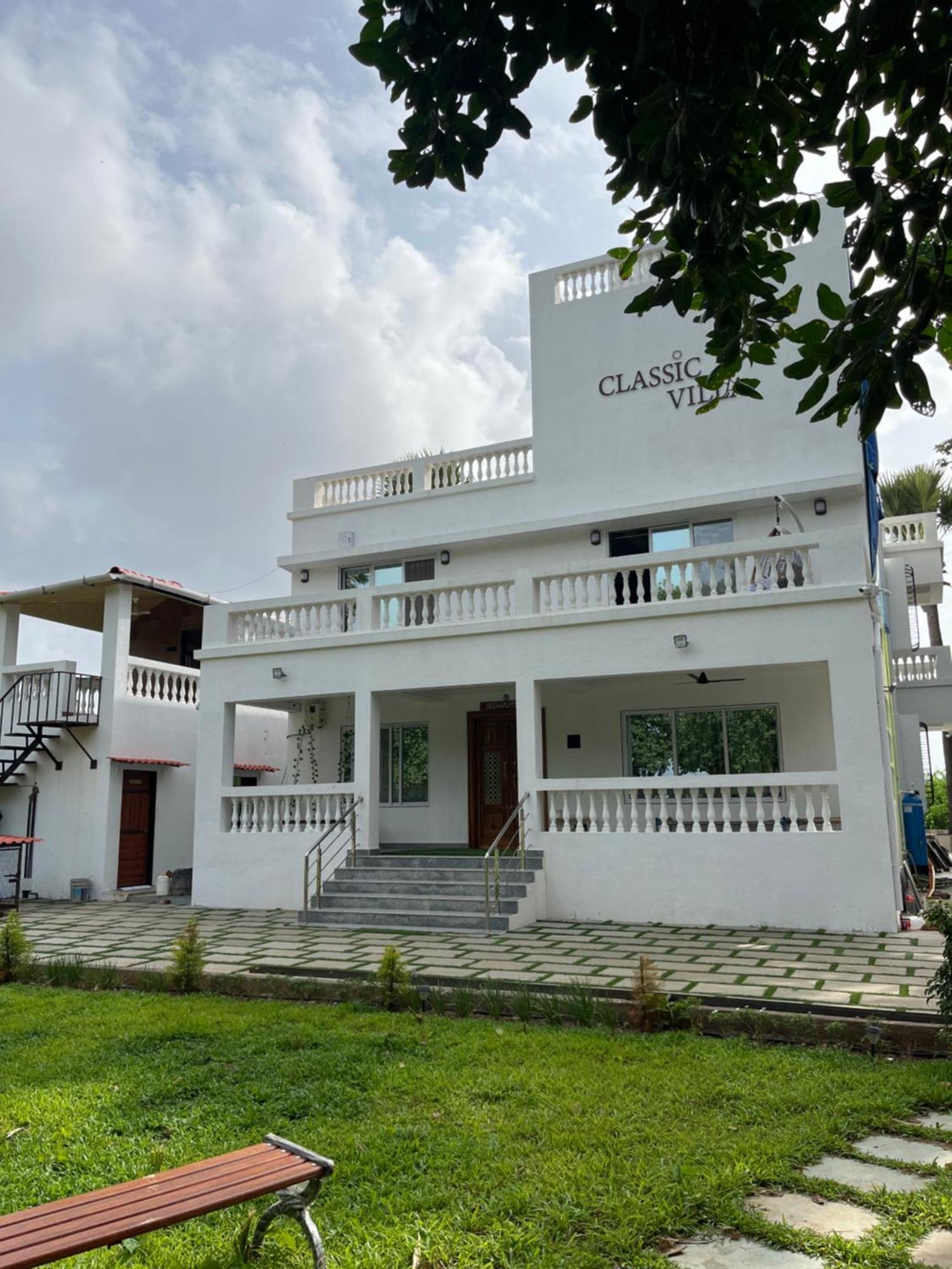 Classic Villa Pālghar Extérieur photo