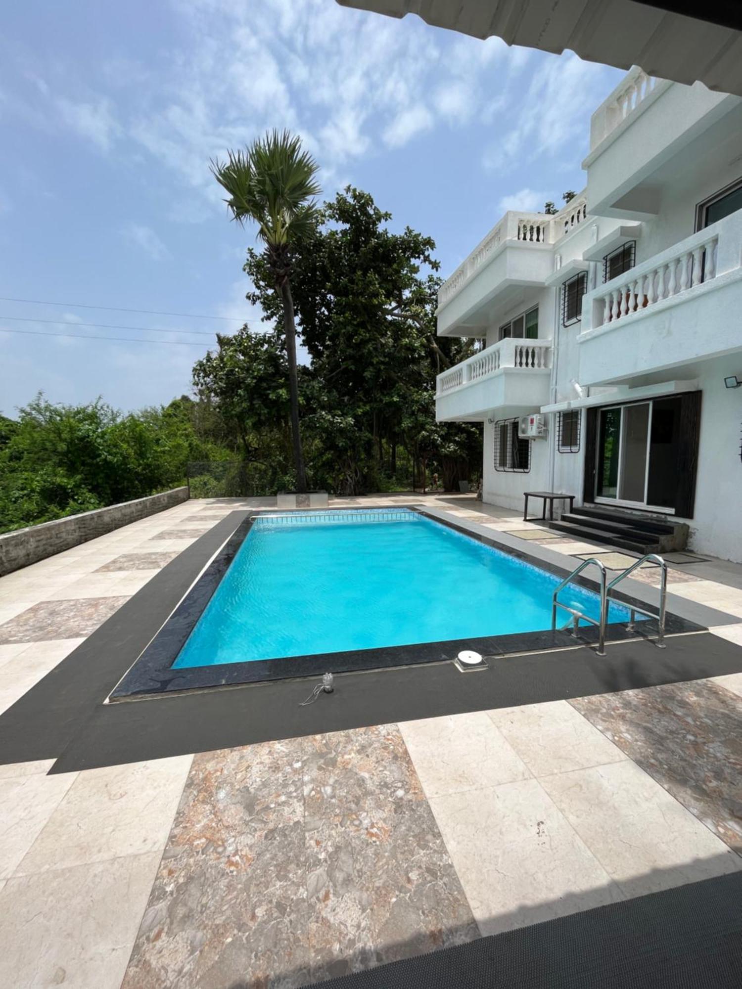 Classic Villa Pālghar Extérieur photo